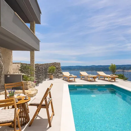 La Montagna - Private Heated Pool