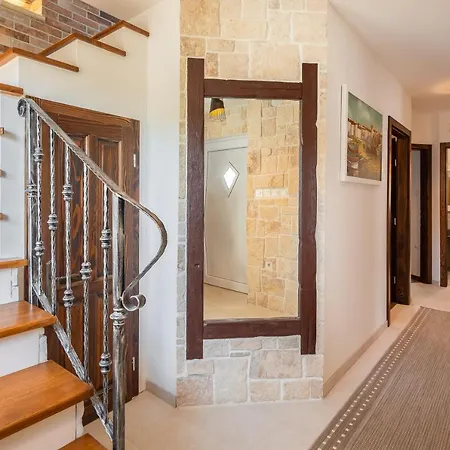 La Montagna Holiday home Lokva Rogoznica