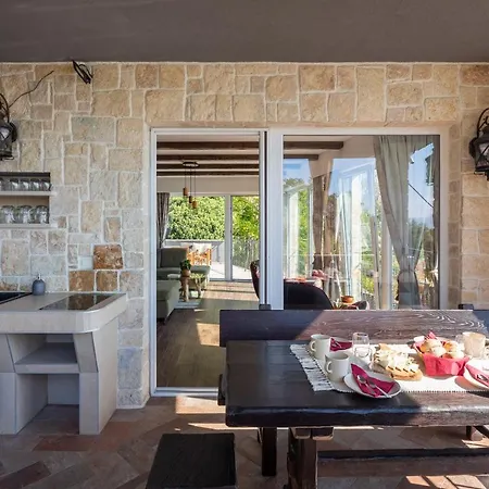 La Montagna Holiday home Lokva Rogoznica