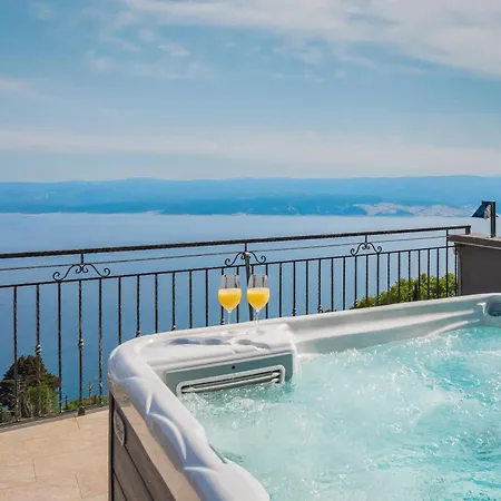 La Montagna - Private Heated Pool * 로크바 로고즈니차