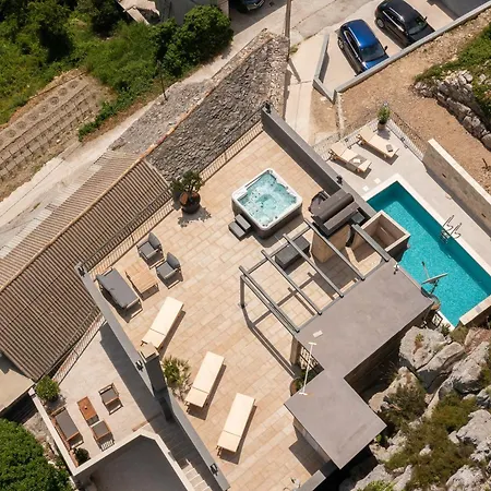 펜션 La Montagna - Private Heated Pool *