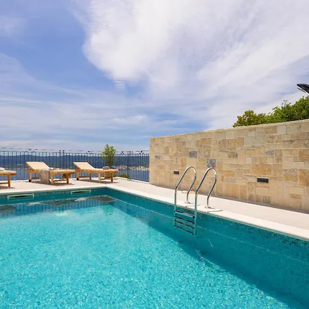 La Montagna - Private Heated Pool 펜션